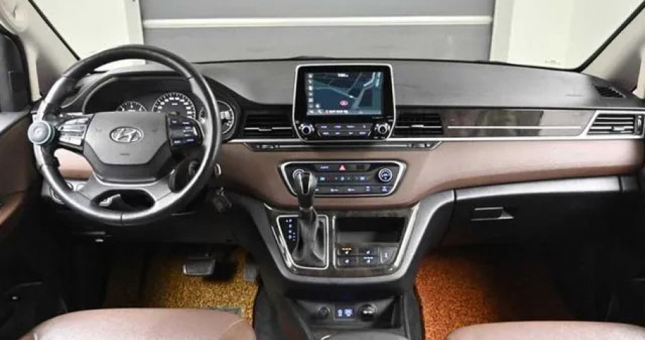 Hyundai Starex 
