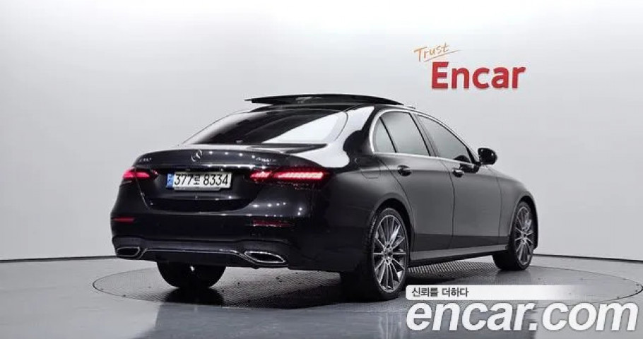 Mercedes-Benz E-Class 