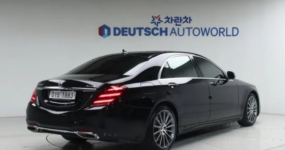 Mercedes-Benz S-Class 