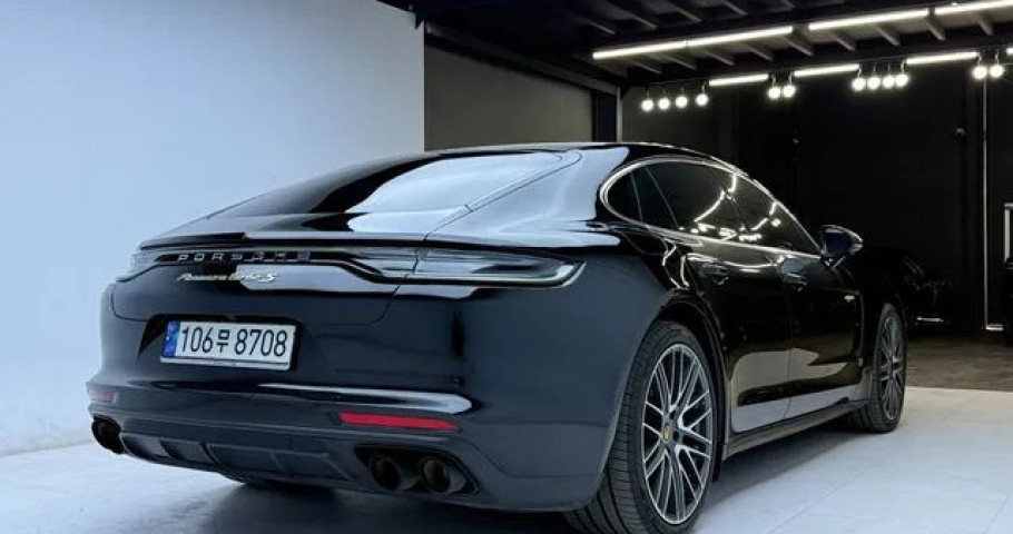 Porsche Panamera 