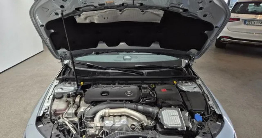 Mercedes-Benz Cla-Class 
