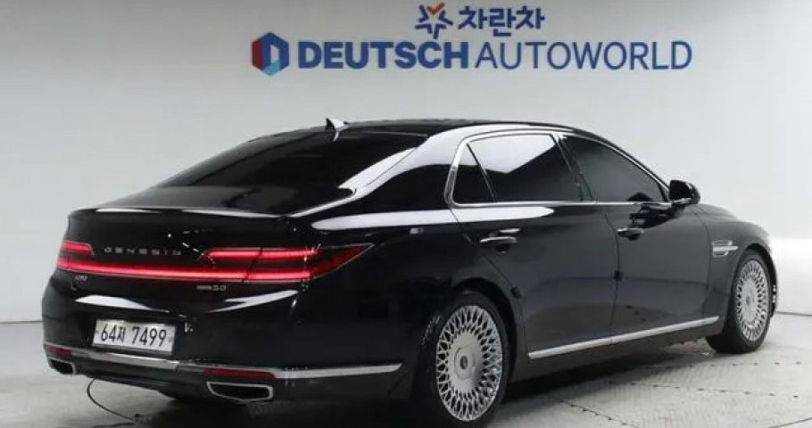Genesis G90 