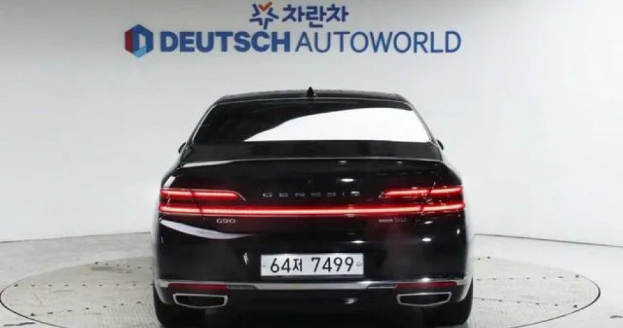 Genesis G90 