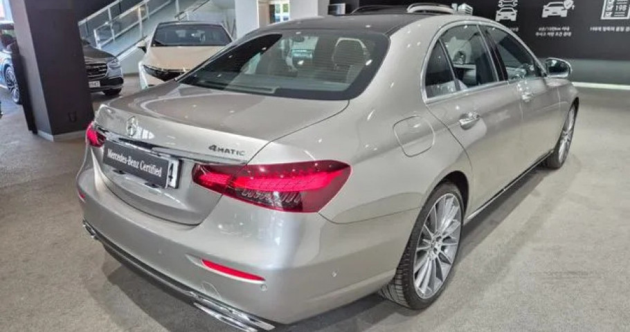 Mercedes-Benz E-Class 