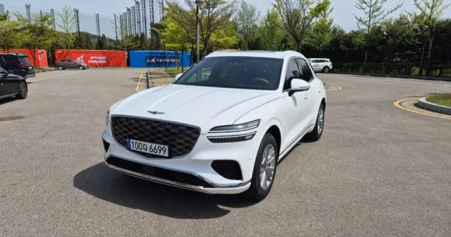 Genesis Gv70 