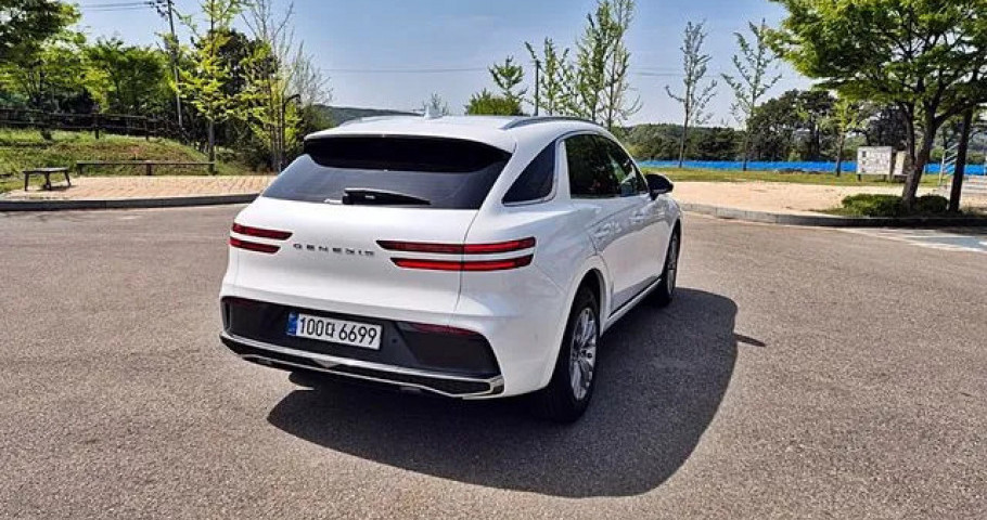 Genesis Gv70 
