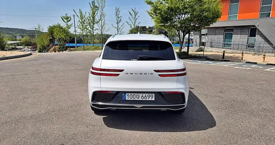 Genesis Gv70 