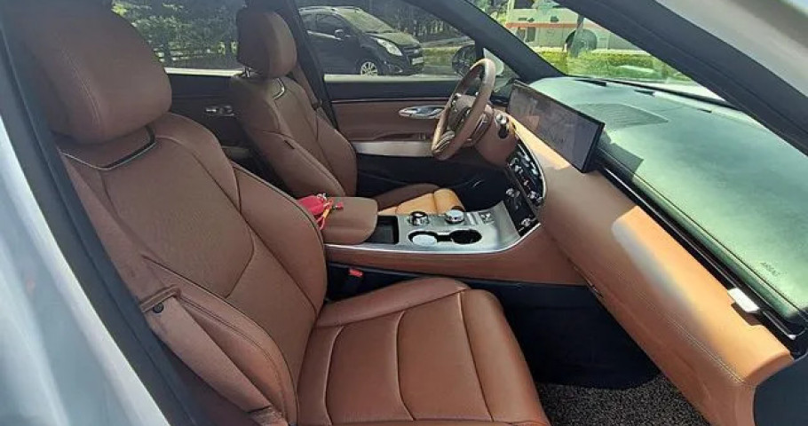 Genesis Gv70 