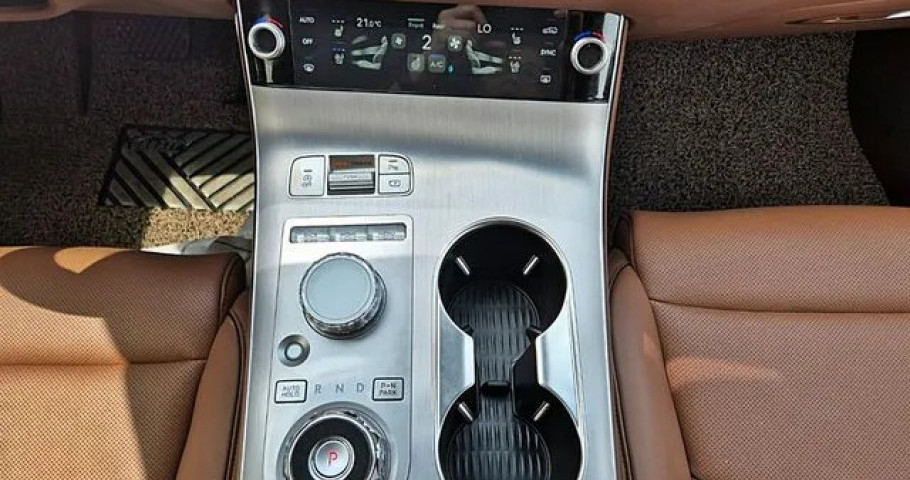 Genesis Gv70 