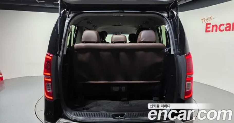 Hyundai Starex 