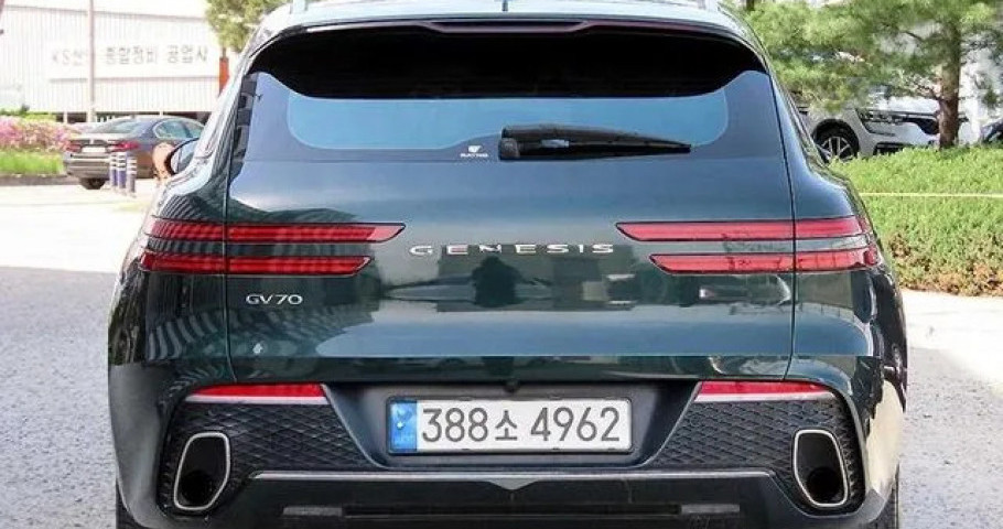 Genesis Gv70 