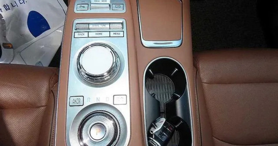 Genesis Gv70 