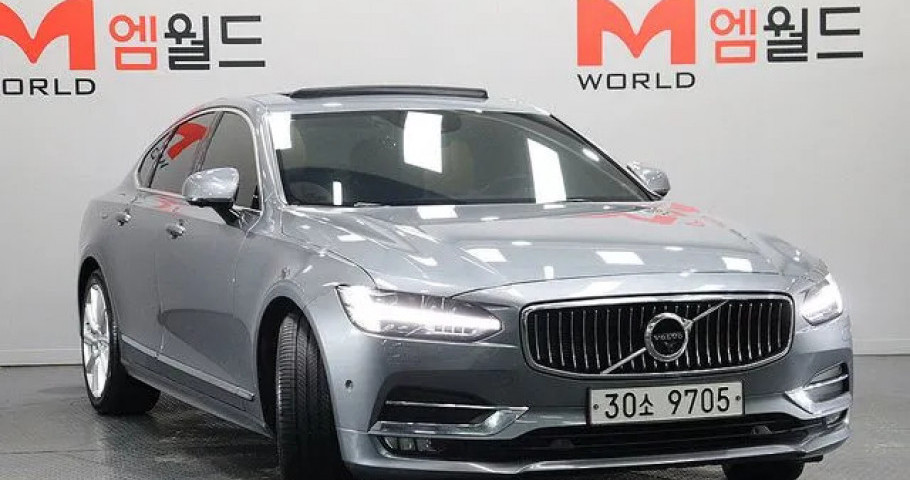 Volvo S90 