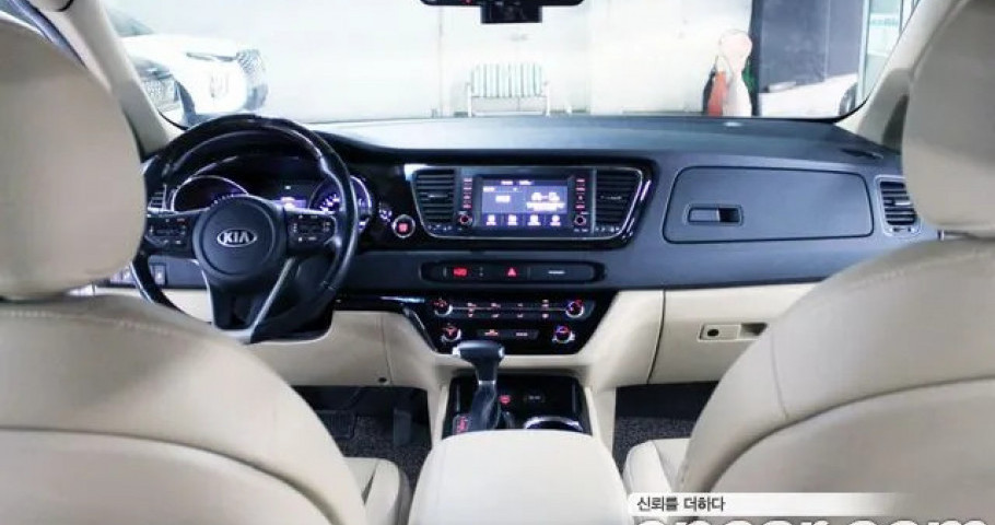 Kia Carnival 
