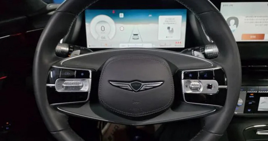 Genesis G90 