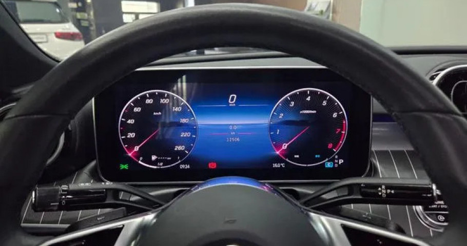 Mercedes-Benz C-Class 