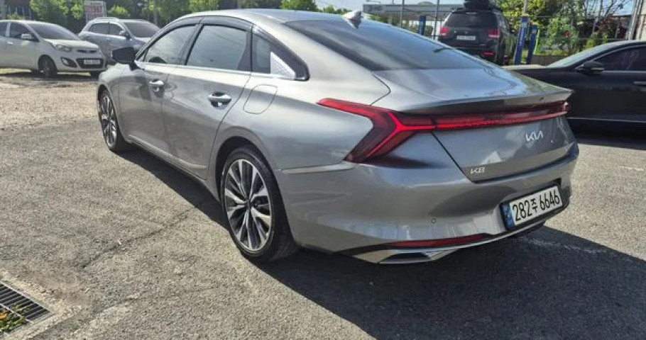 Kia K8 