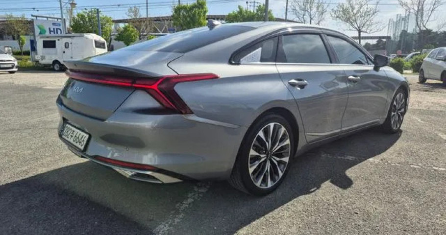 Kia K8 