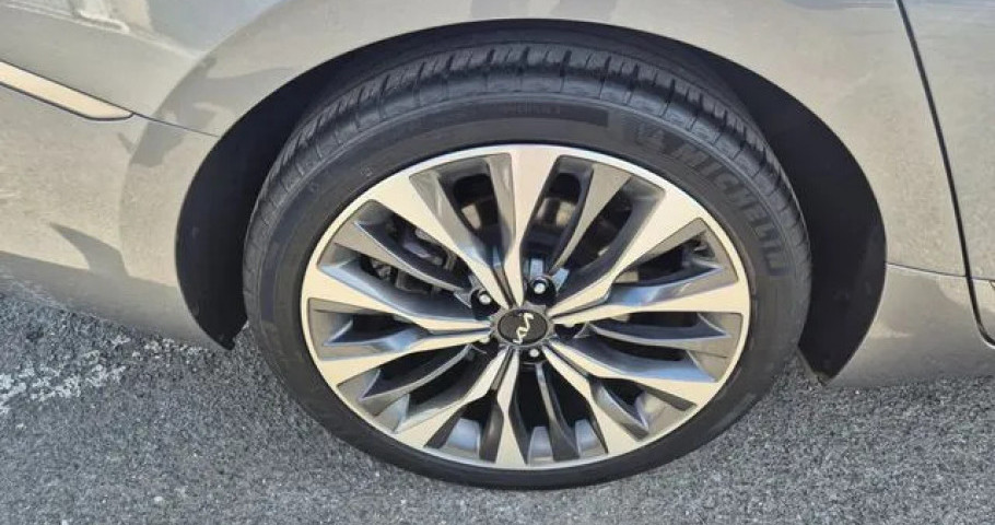 Kia K8 