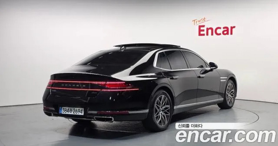 Genesis G90 