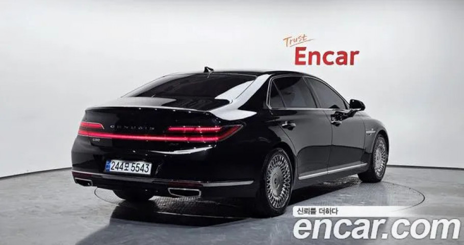 Genesis G90 
