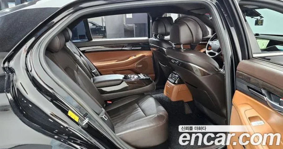 Genesis G90 