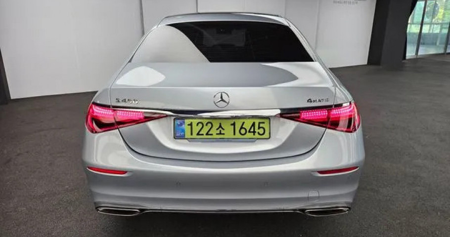 Mercedes-Benz S-Class 