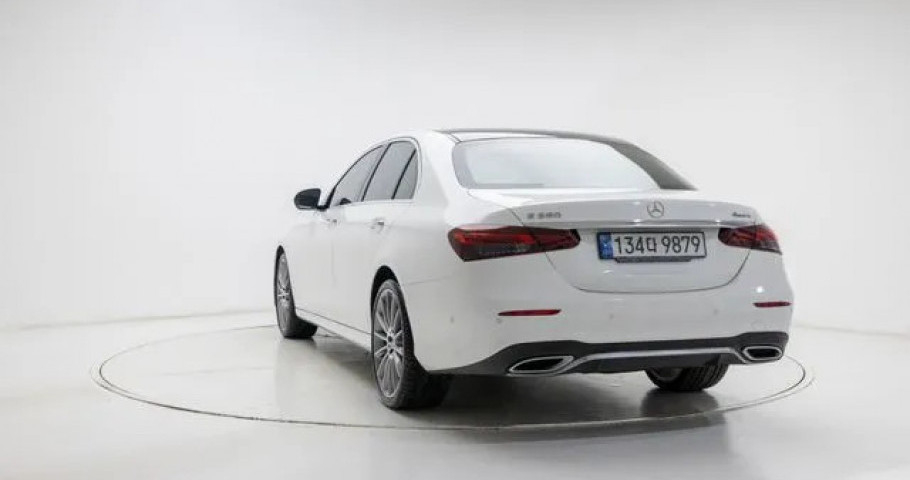Mercedes-Benz E-Class 