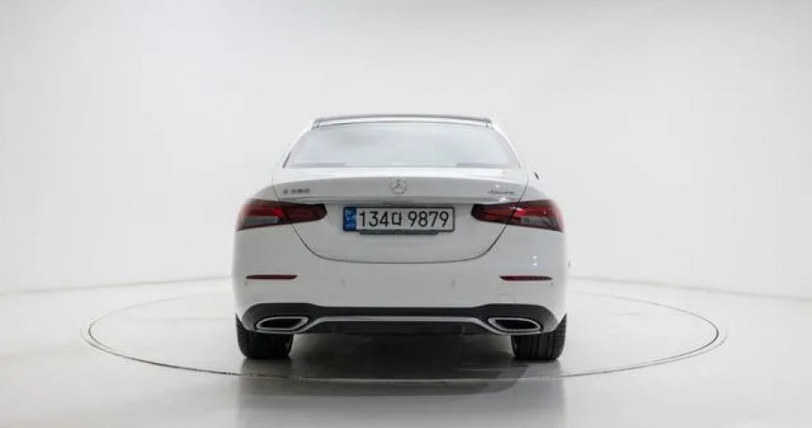 Mercedes-Benz E-Class 