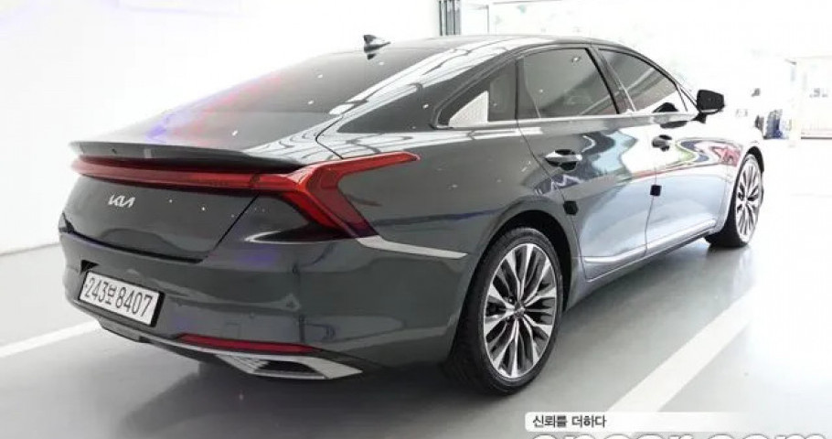 Kia K8 
