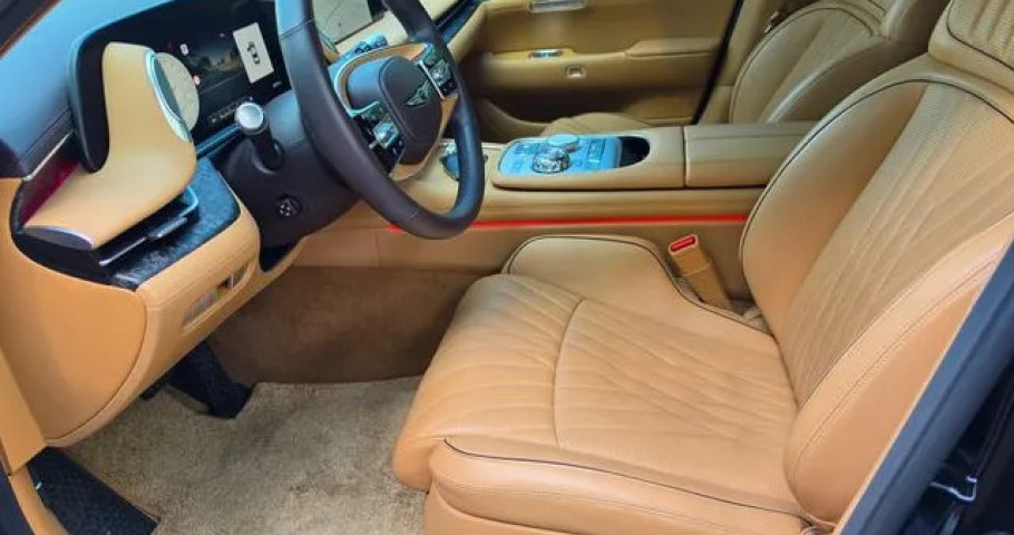 Genesis G90 