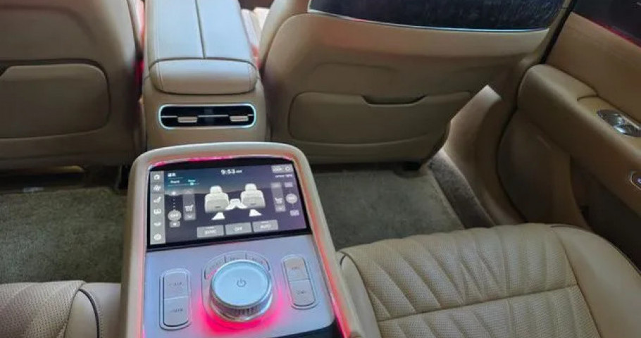 Genesis G90 