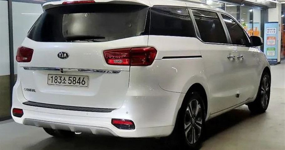 Kia Carnival 