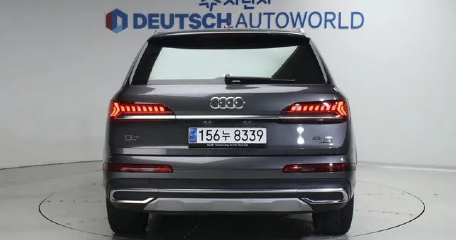 Audi Q7 