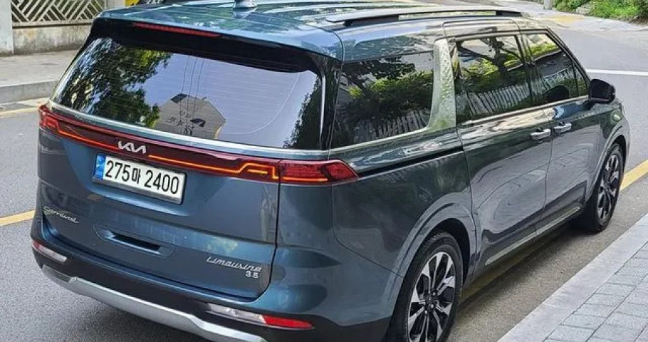 Kia Carnival 