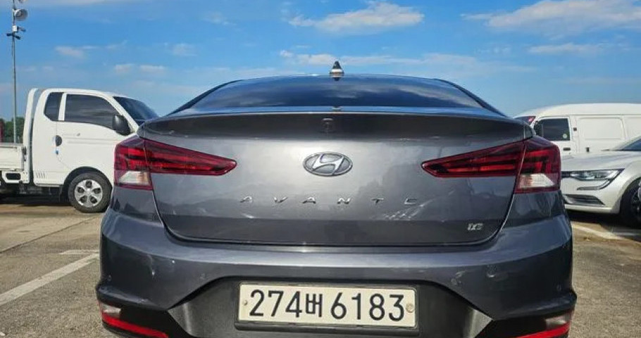 Hyundai Avante (Elantra) 