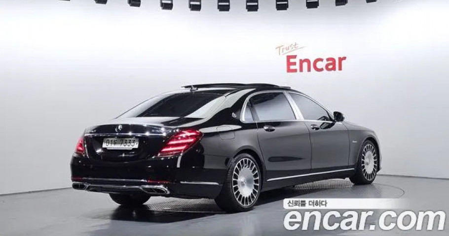 Mercedes-Benz S-Class 