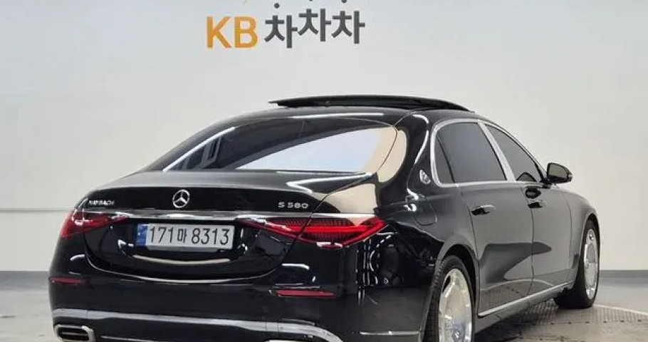 Mercedes-Benz S-Class 