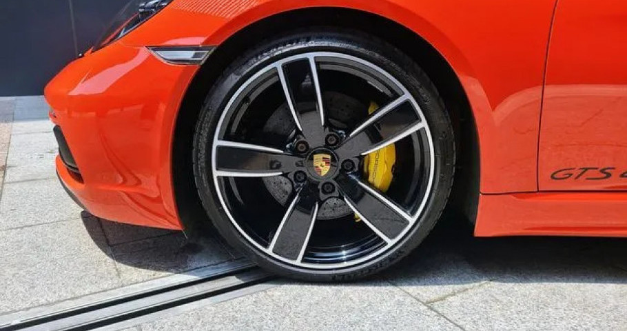 Porsche 718 