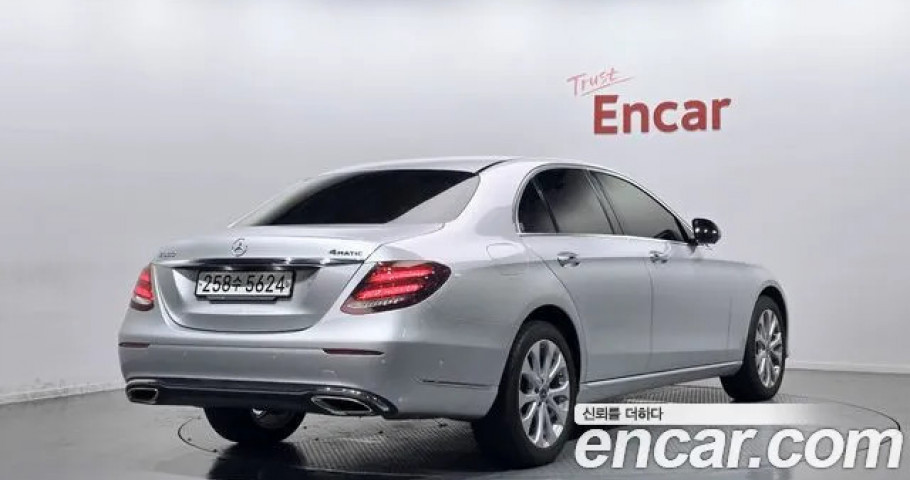 Mercedes-Benz E-Class 