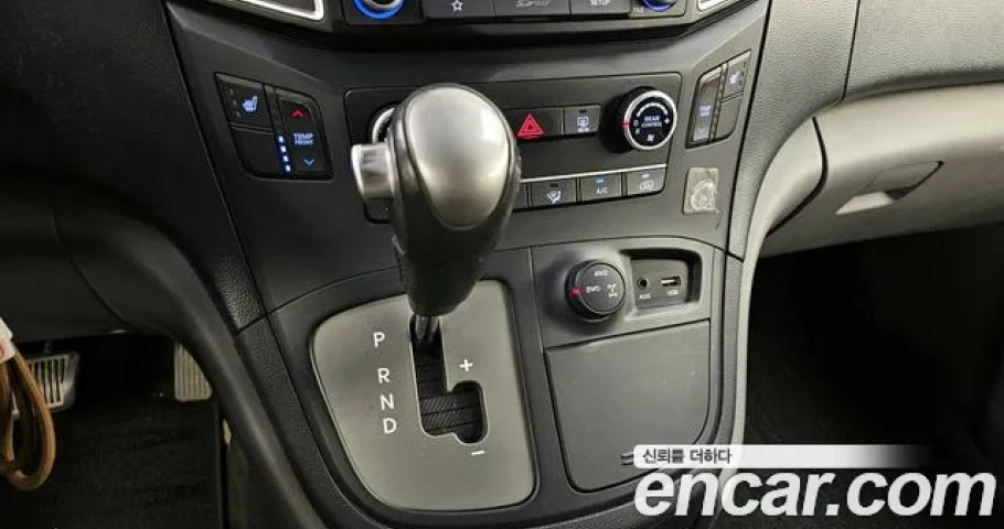 Hyundai Starex 