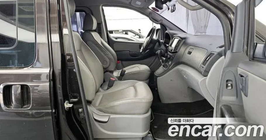 Hyundai Starex 