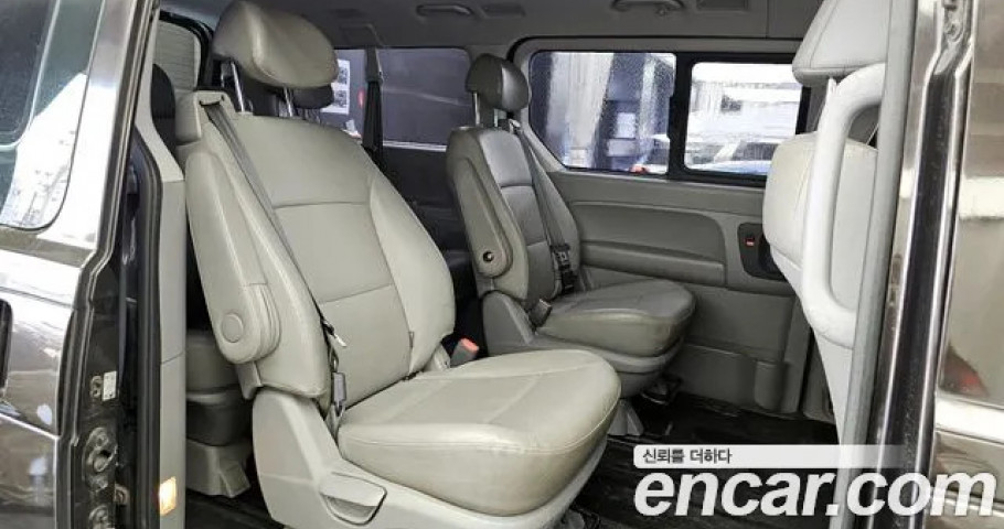 Hyundai Starex 