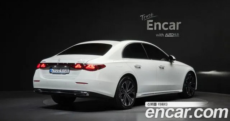 Mercedes-Benz E-Class 