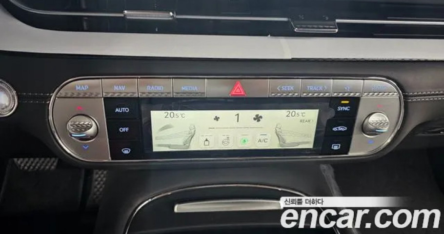 Genesis G90 