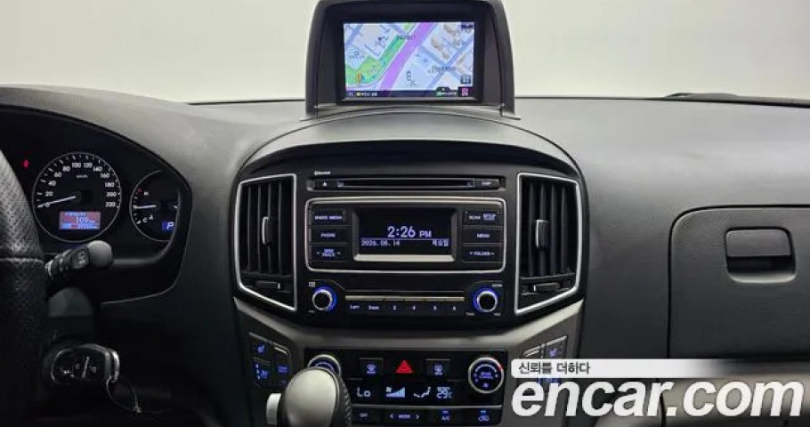 Hyundai Starex 