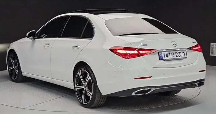 Mercedes-Benz C-Class 