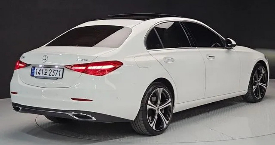 Mercedes-Benz C-Class 