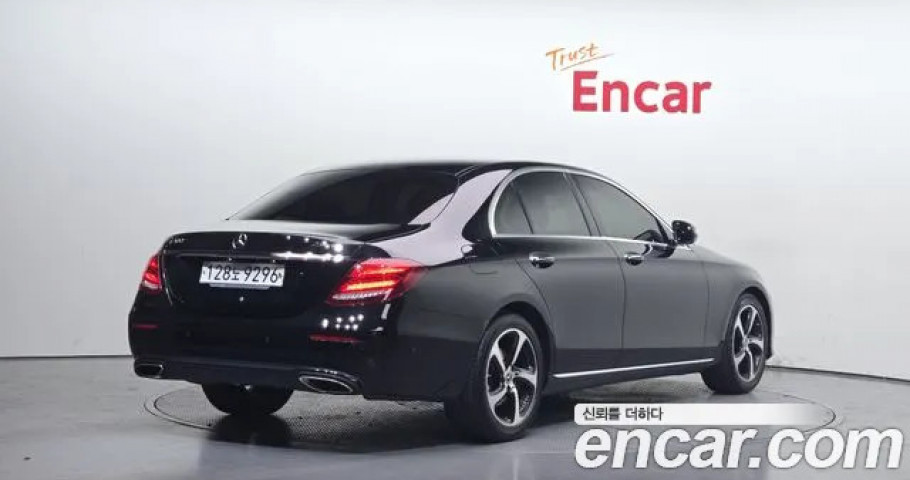 Mercedes-Benz E-Class 