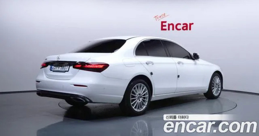 Mercedes-Benz E-Class 